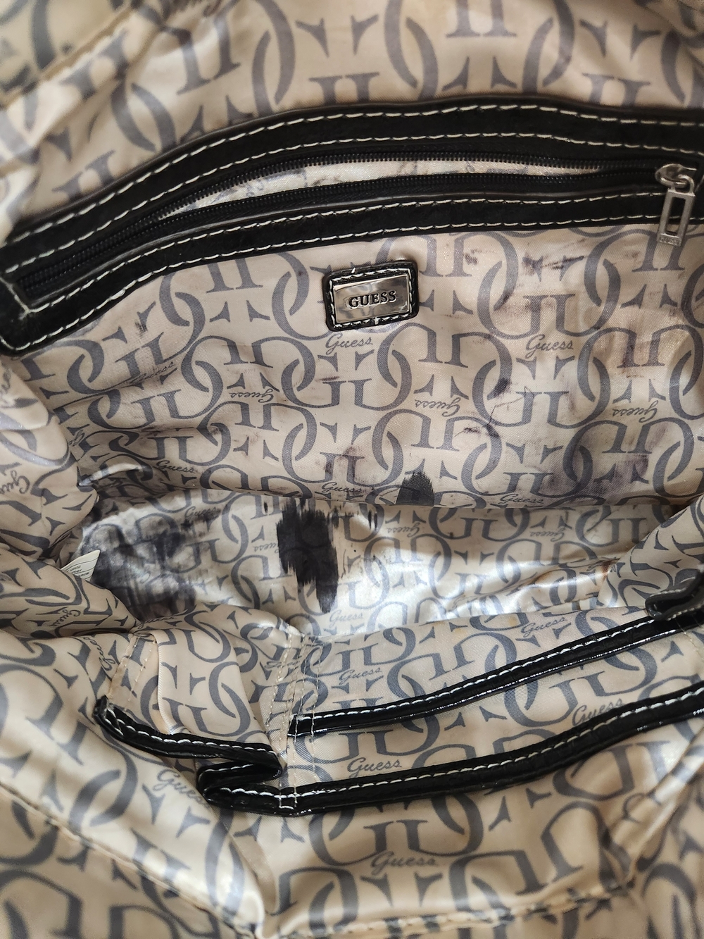 Sac à main Guess – Classique et élégant 🖤 - Picture 4 of 4